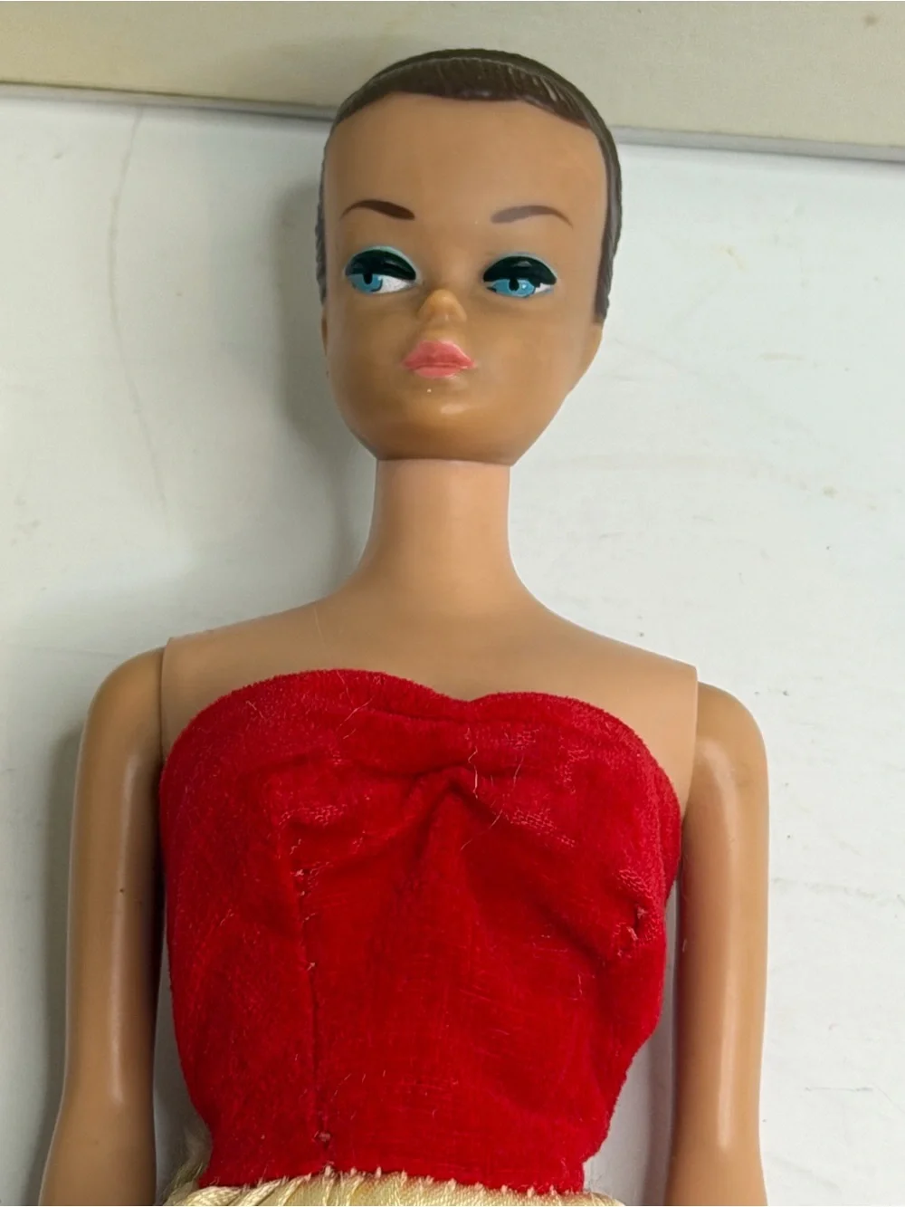 Vintage 1963 Mattel Fashion Queen Barbie Doll w/ 3 Wigs & Retro Carrying Case